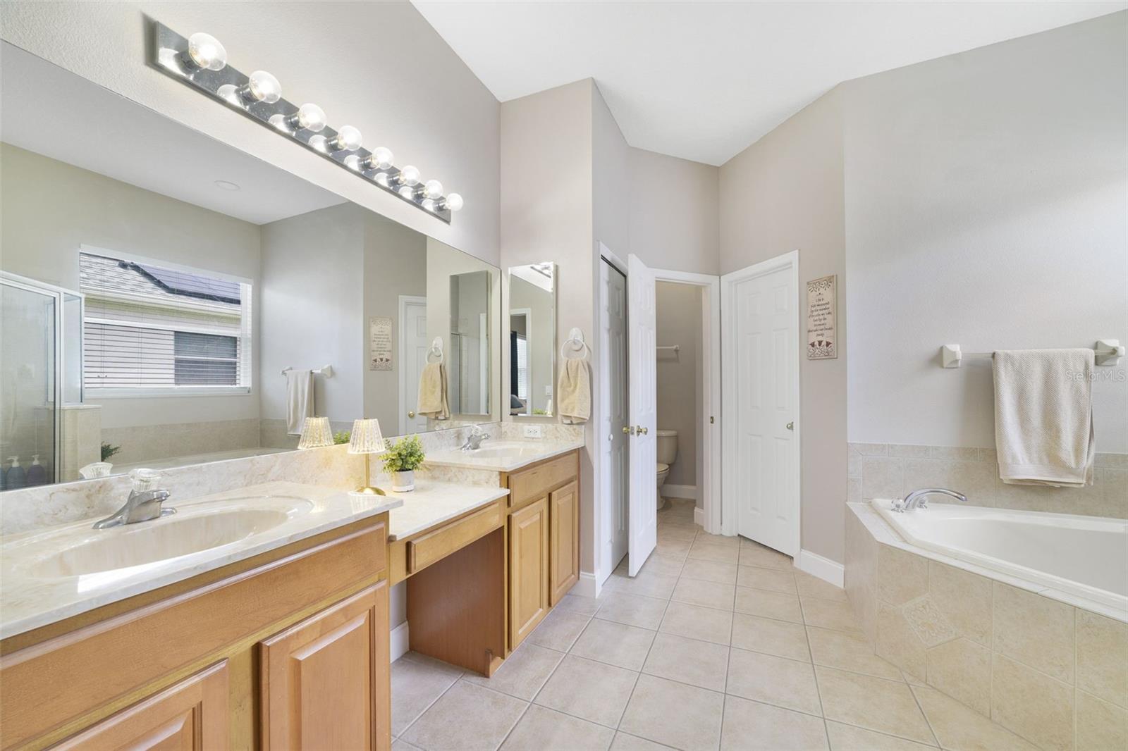 VISTA LAKES VILLAGE N-15 CARLISLE - Residential