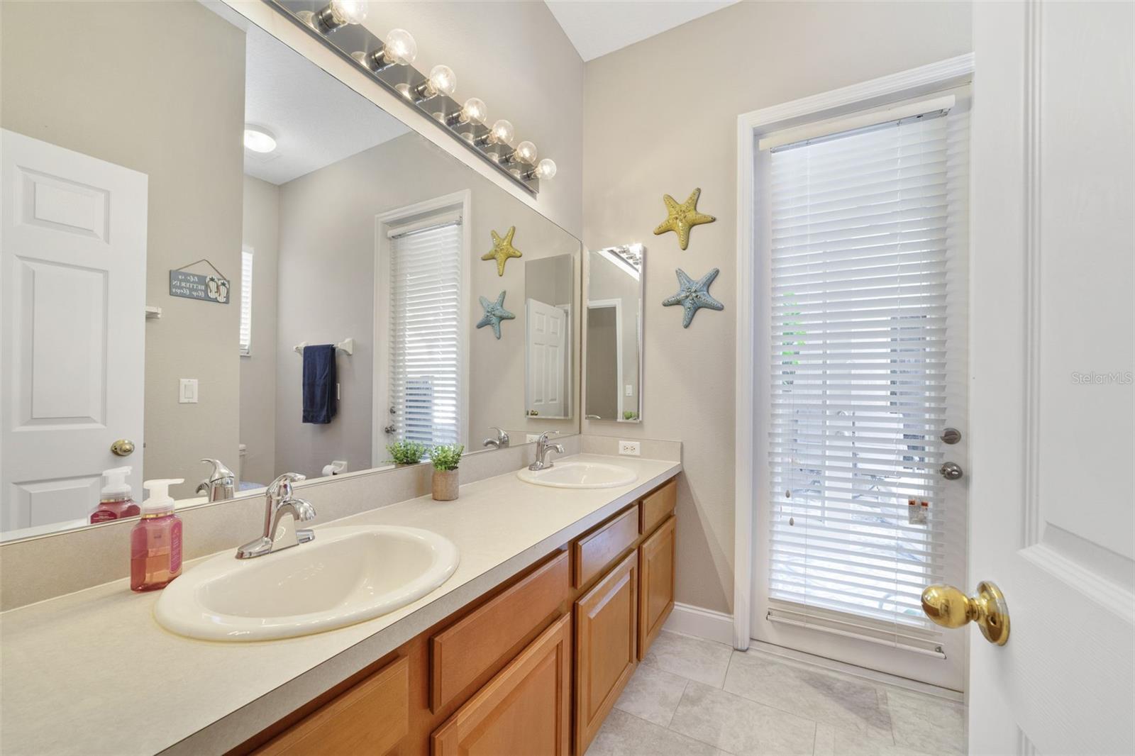 VISTA LAKES VILLAGE N-15 CARLISLE - Residential