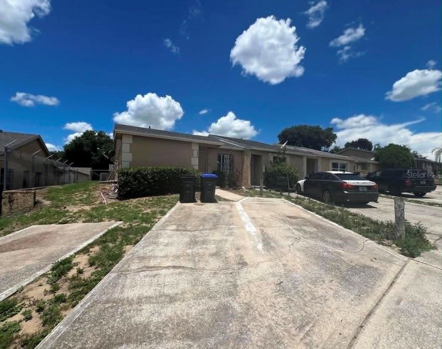 3 bedrooms, 2 bathrooms, Move-in-ready condition. Located in Haiwassee
Centrally situated near Highway 50 and Highway 408 Only 5 miles west of downtown Orlando
This home is now available for immediate lease, offering convenience and accessibility for commuters. Don't miss out on this leasing opportunity. Contact your agent today via call or text for more information.