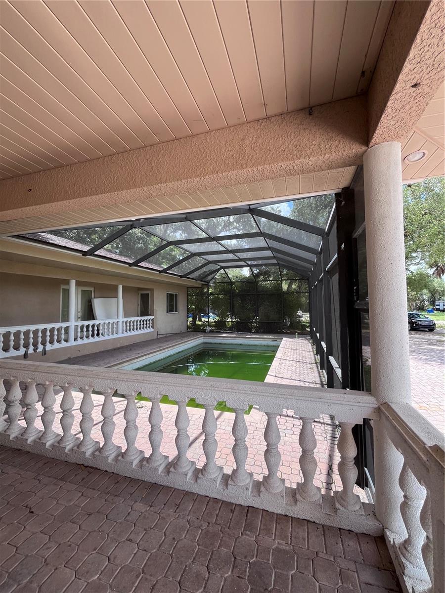970 BRENTWOOD DRIVE