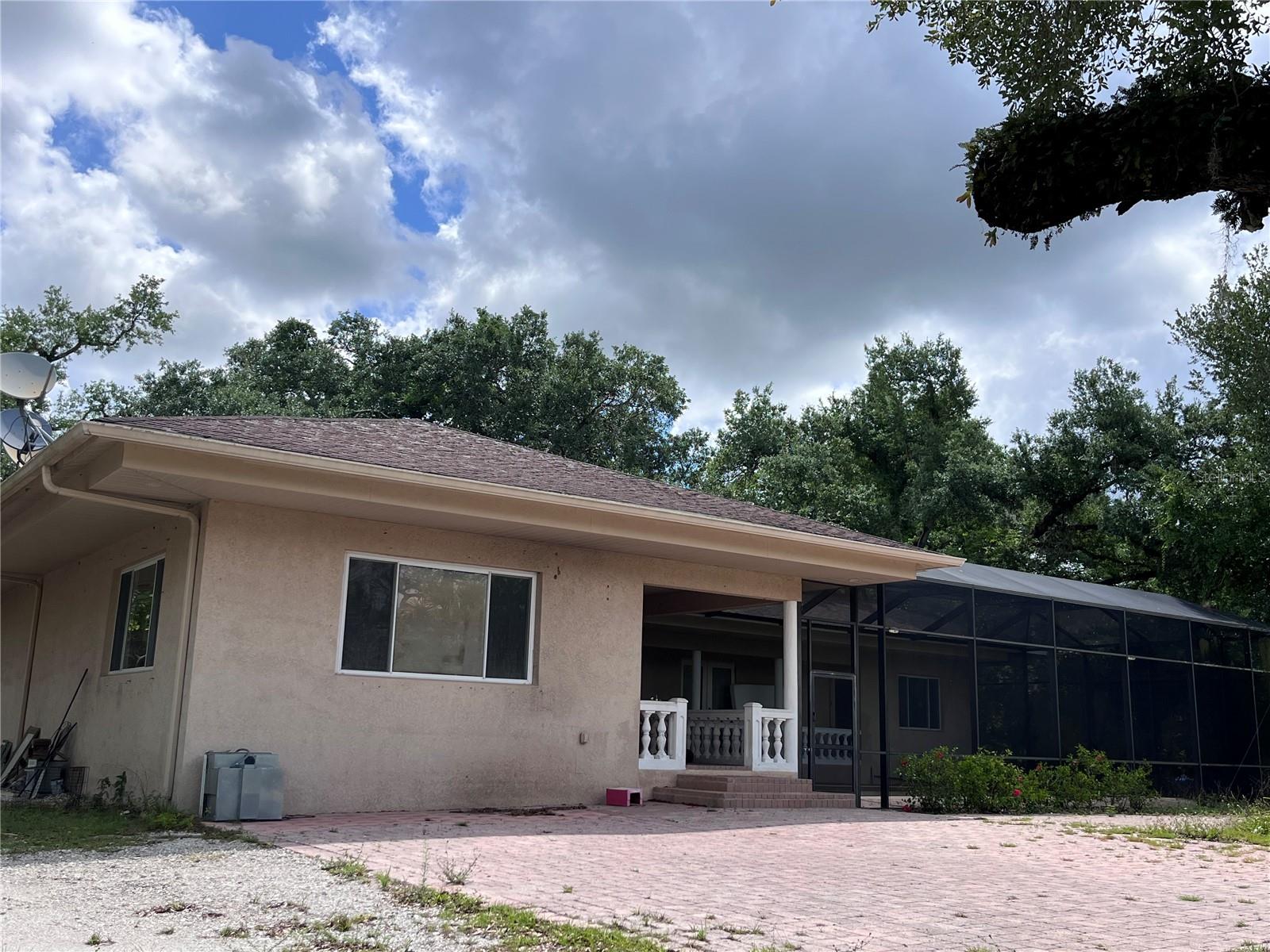 970 BRENTWOOD DRIVE