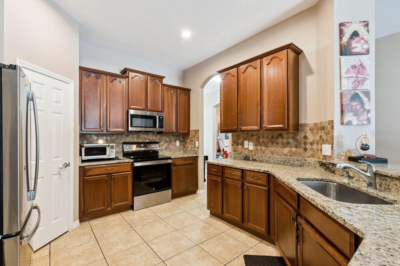 8484 DOVER VIEW LANE