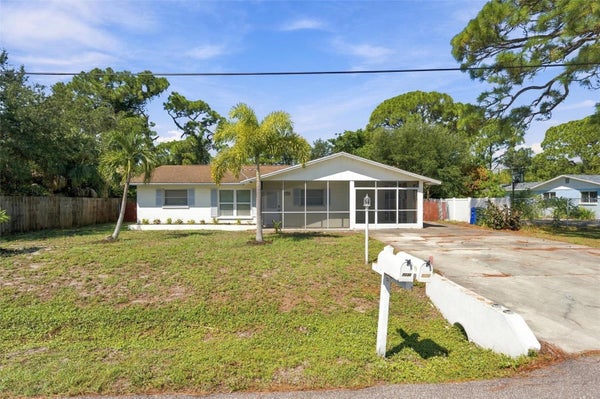 3036 SHAMROCK DR, VENICE, FL 34293 - Image d619c7eb55db09342fc30d377670e092/2948971077