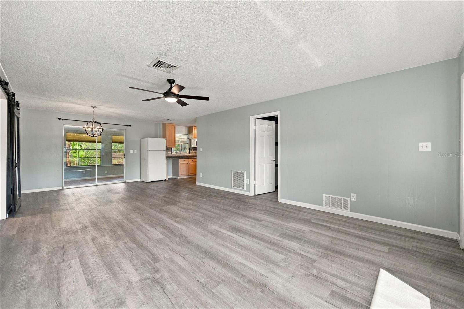 3036 SHAMROCK DRIVE