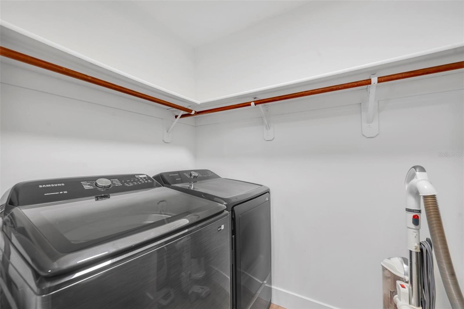 WEKIWA GLEN REP - Residential