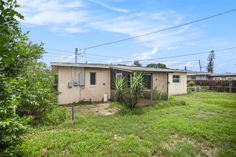 A home in SEMINOLE