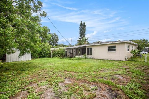 A home in SEMINOLE