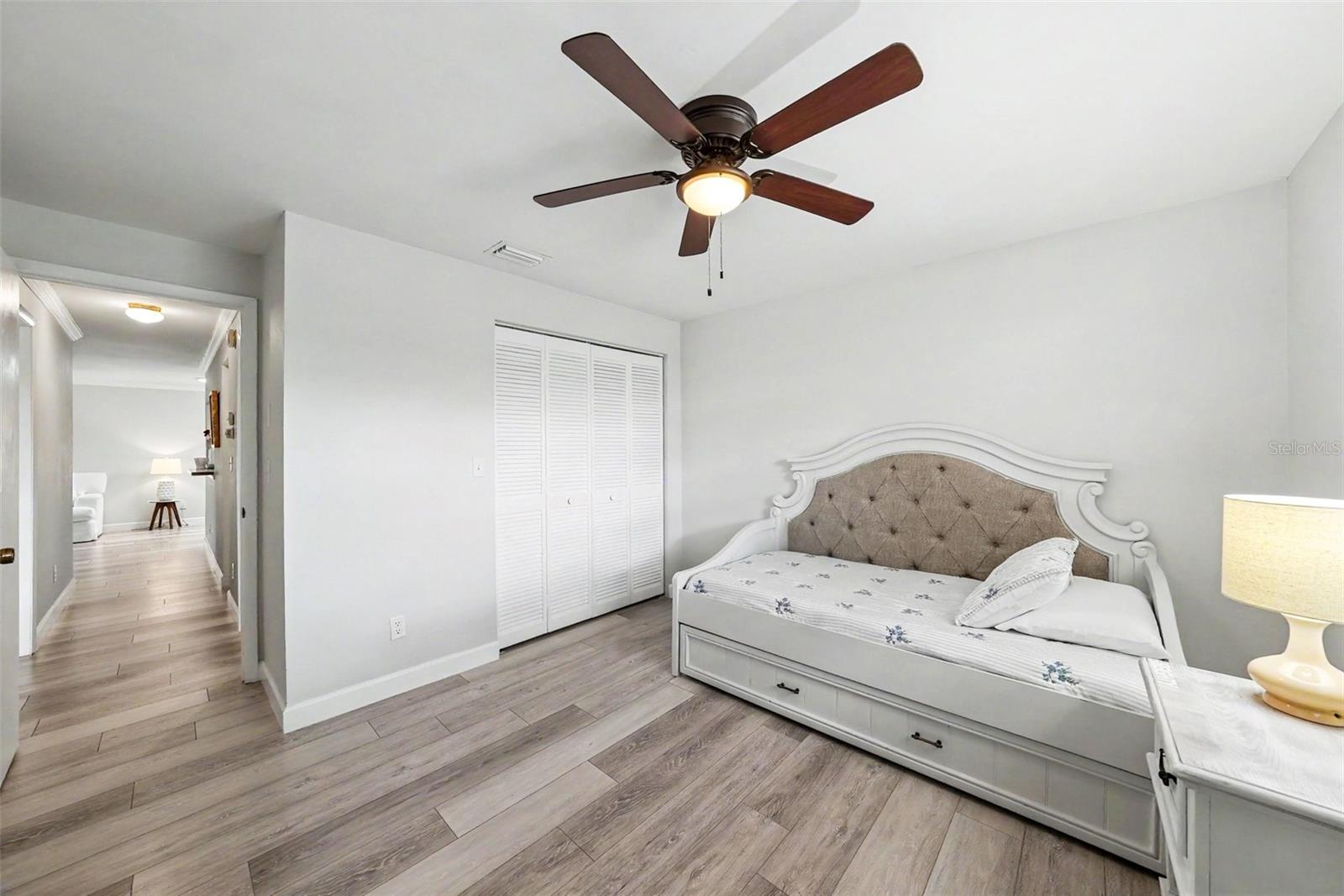 GOLF VIEW VILLAS CONDO 01 - Residential