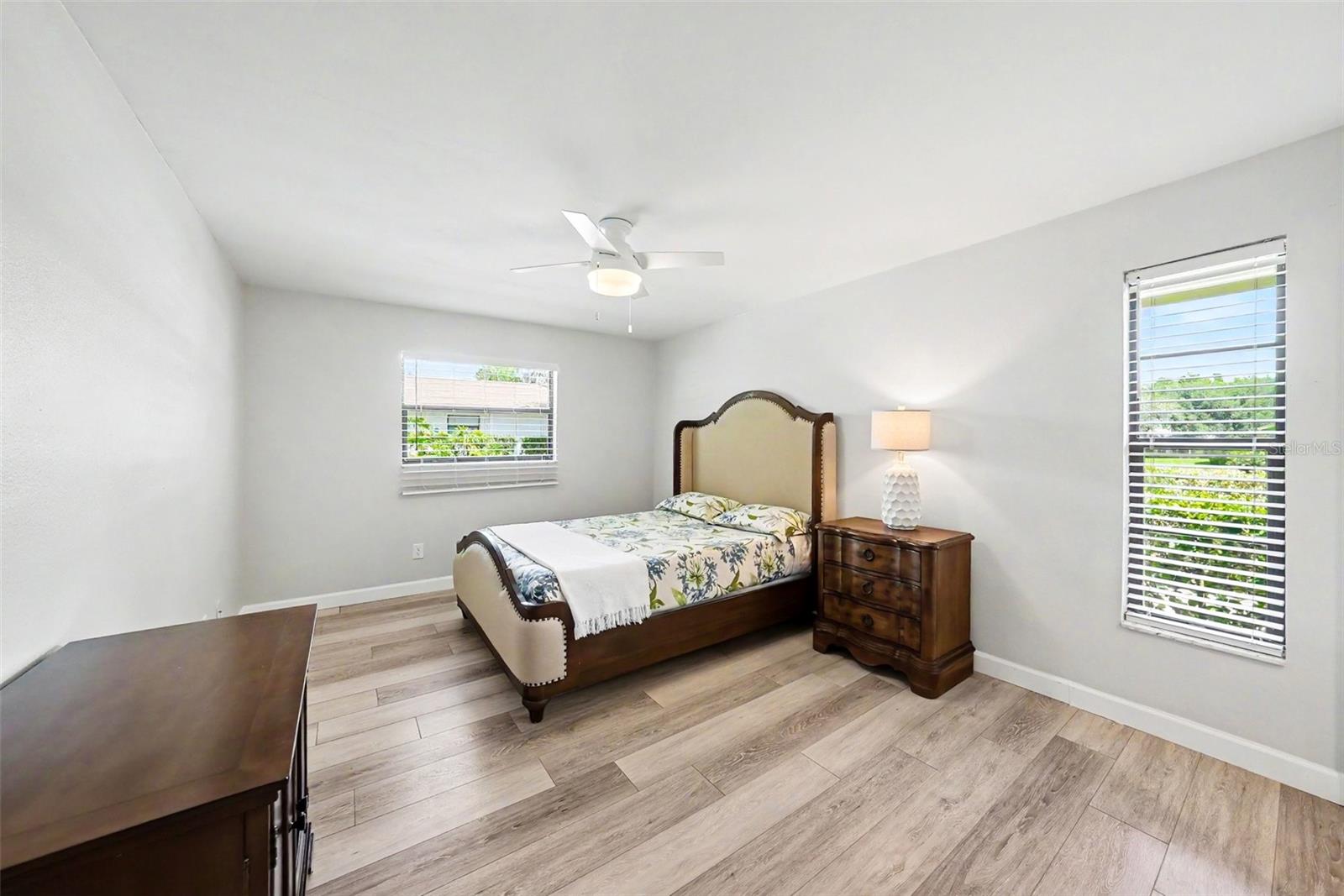 GOLF VIEW VILLAS CONDO 01 - Residential