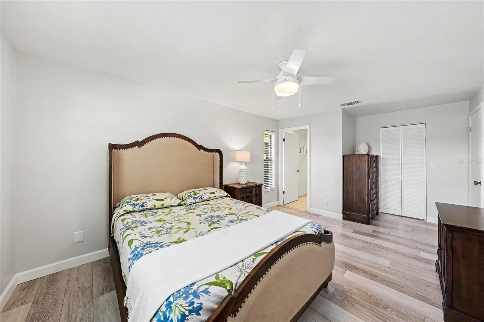 GOLF VIEW VILLAS CONDO 01 - Residential