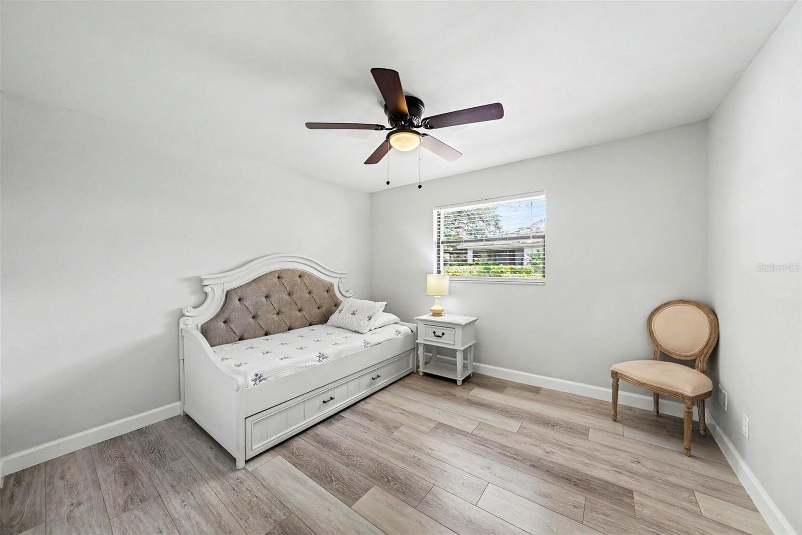 GOLF VIEW VILLAS CONDO 01 - Residential
