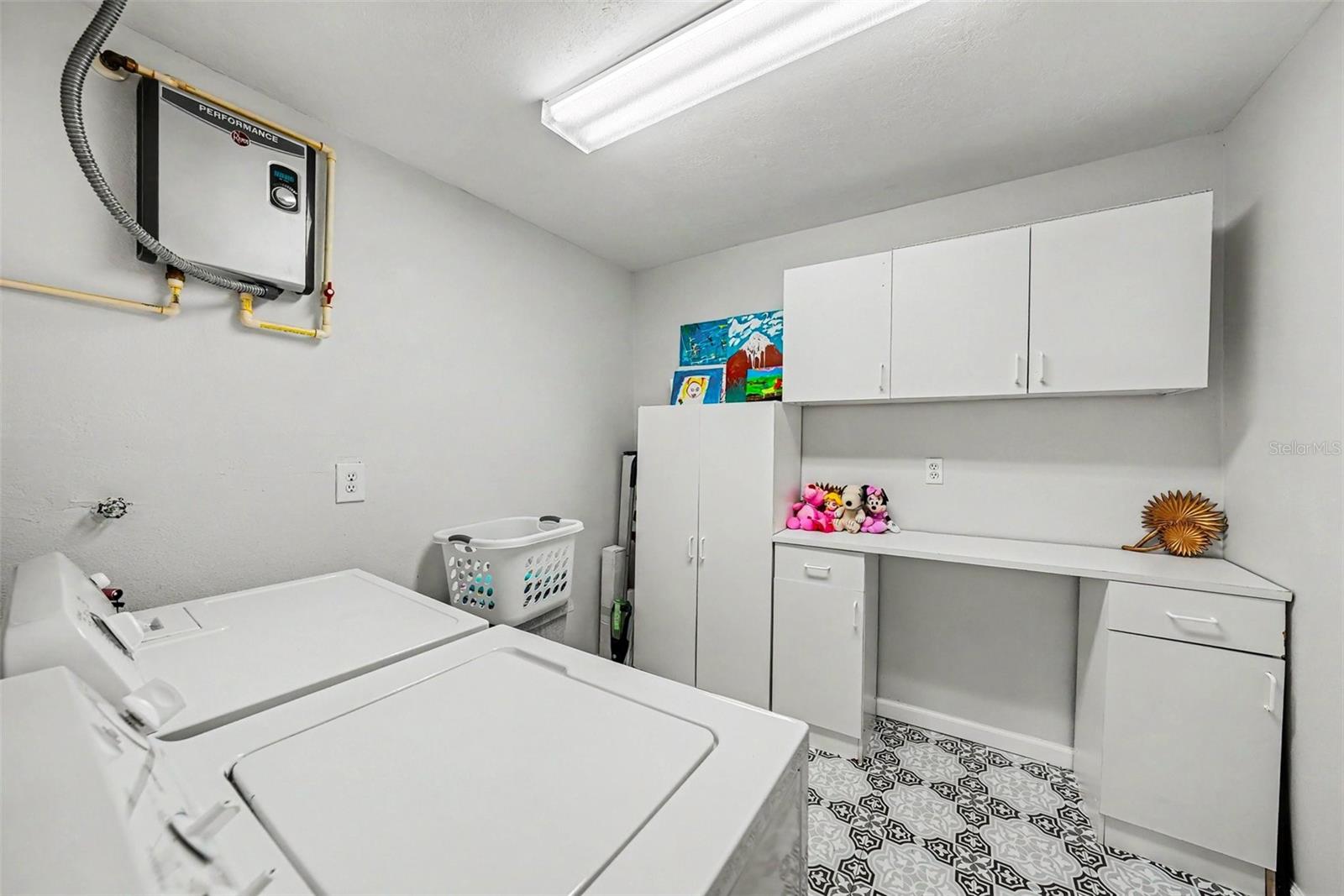 GOLF VIEW VILLAS CONDO 01 - Residential