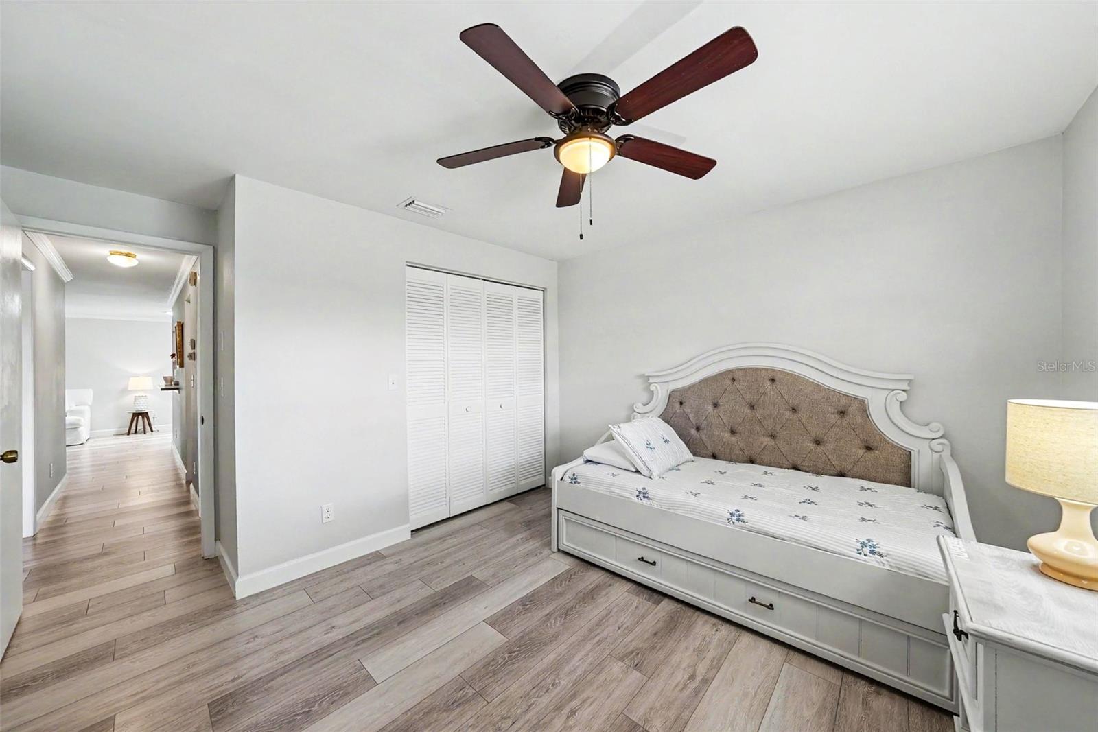 GOLF VIEW VILLAS CONDO 01 - Residential
