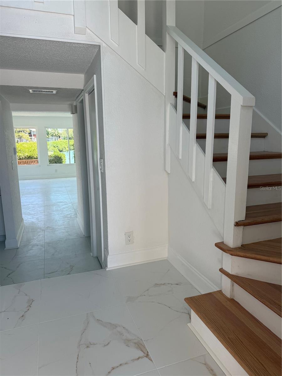 LA HACIENDA CONDO - Residential