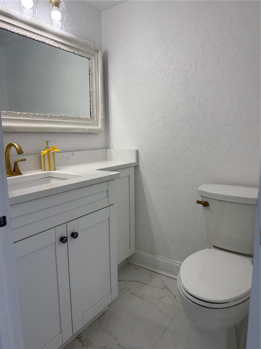 LA HACIENDA CONDO - Residential
