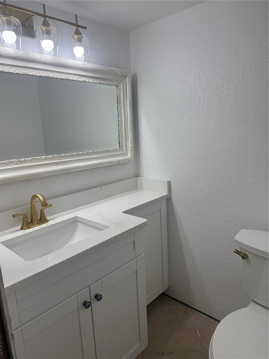 LA HACIENDA CONDO - Residential