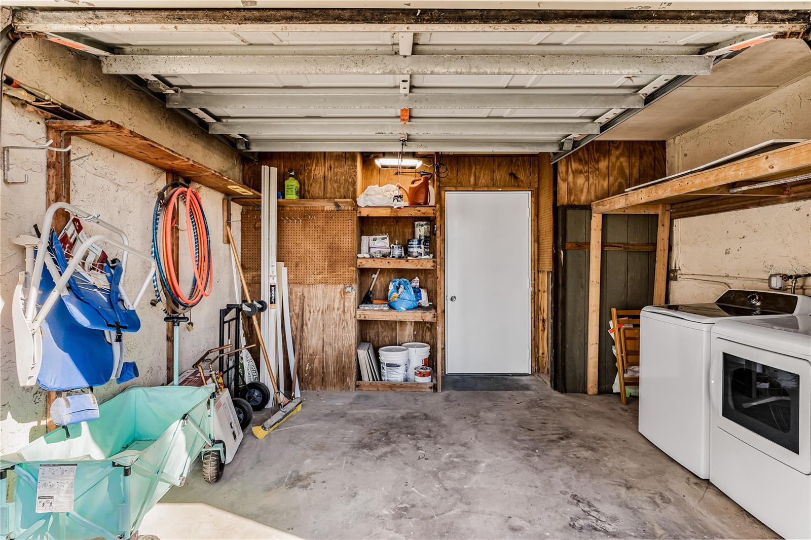 LA HACIENDA CONDO - Residential