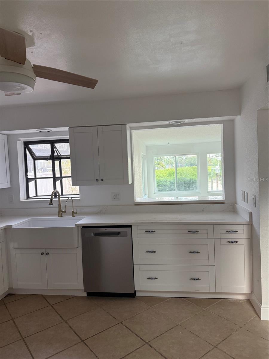 LA HACIENDA CONDO - Residential