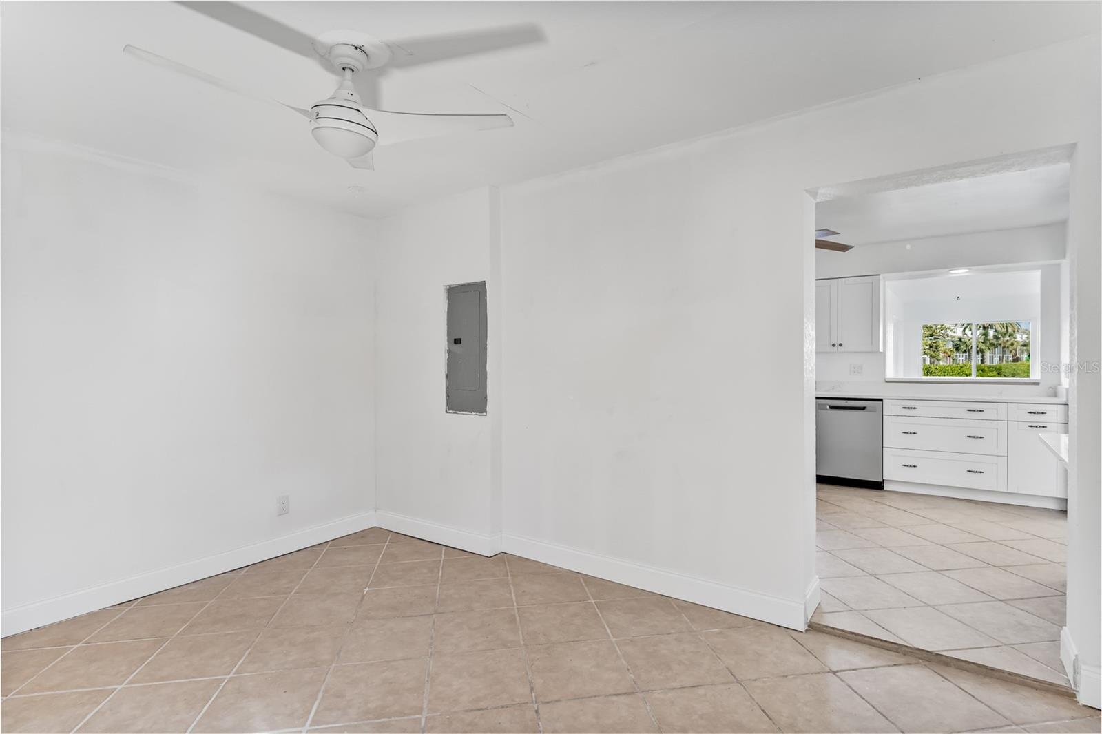 LA HACIENDA CONDO - Residential