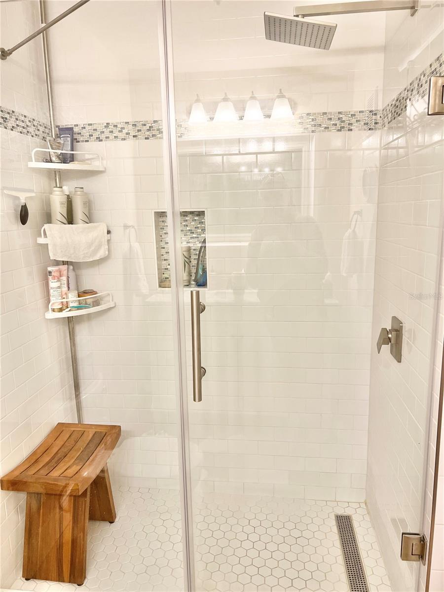 LA HACIENDA CONDO - Residential