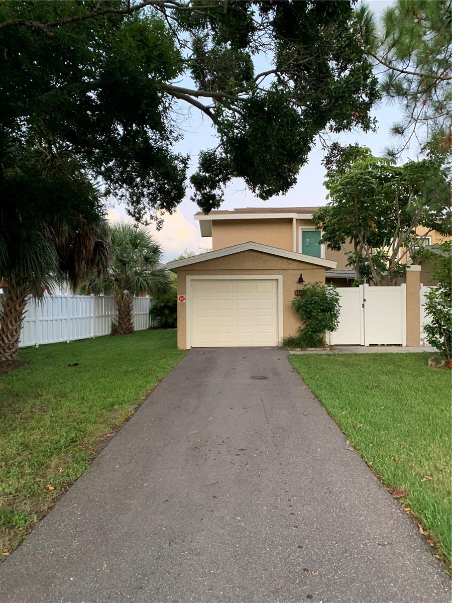 LA HACIENDA CONDO - Residential