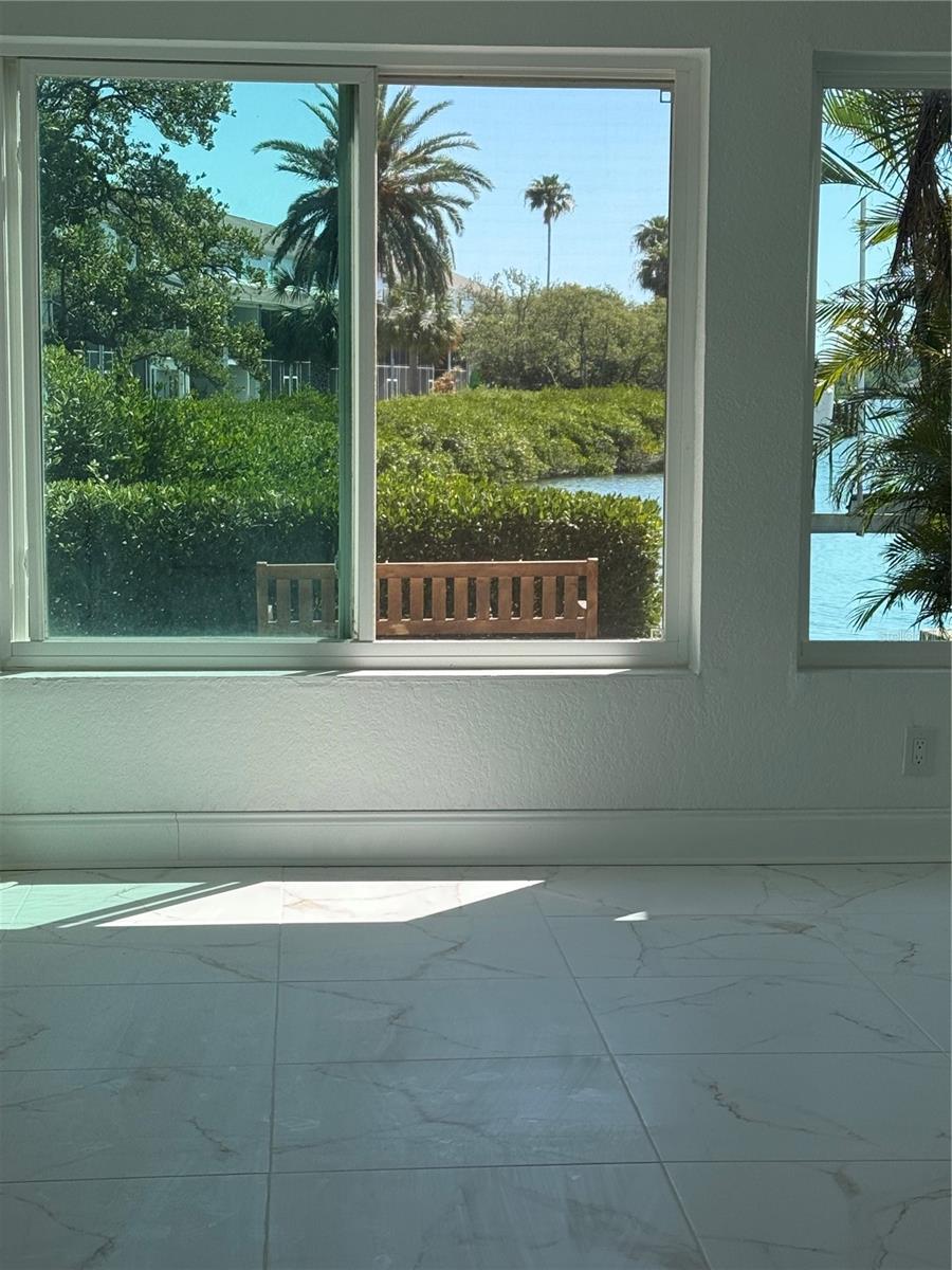 LA HACIENDA CONDO - Residential
