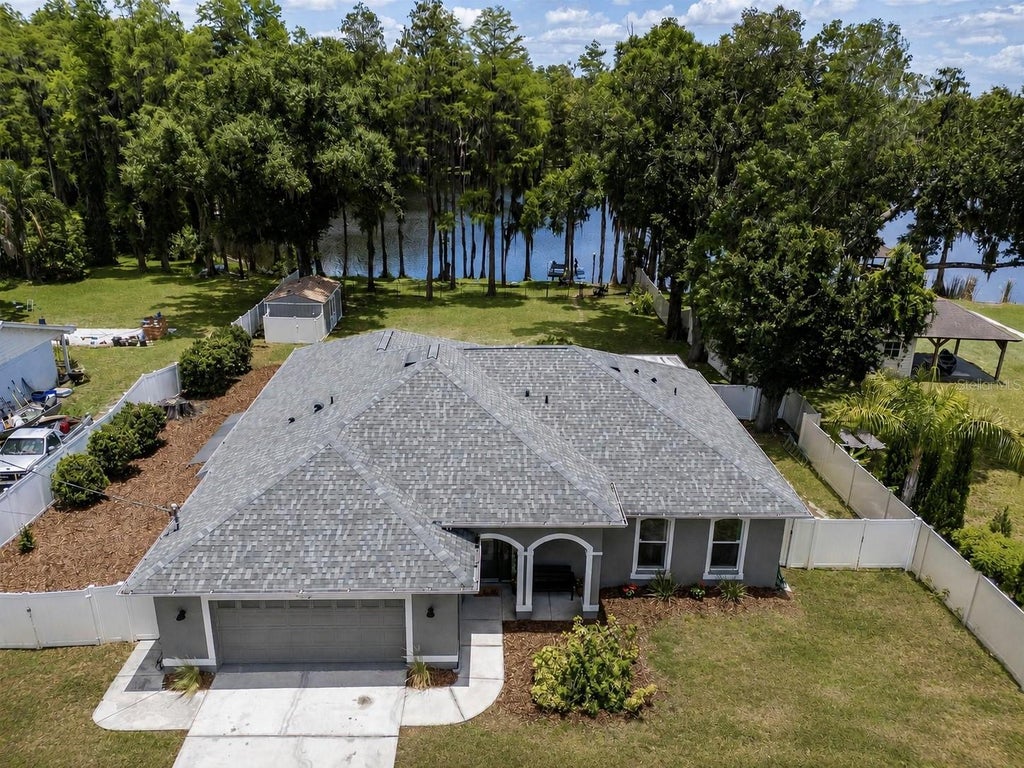 Photo of 219 Willow Bend Parkway, Lutz, FL 33549 (MLS # TB8519553)