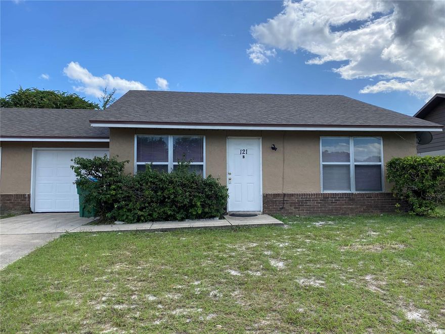 Move  in condition! Cute 2 Bedroom 1 bath 1 car garage. Ceramic Tile floors through out! Living room with open bar area to kitchen with all appliances plus Eat in kitchen area on back! Pantry closet ! Nice size bedrooms ! washer and dryer hook ups in garage. Includes lawn maintenance Close just a few blocks away from to I-4 Exit 108. Requirements need good credit Good Rental History ,