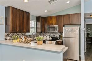 HILLSBOROUGH LAGOON TROYDALE AREA - Residential Lease