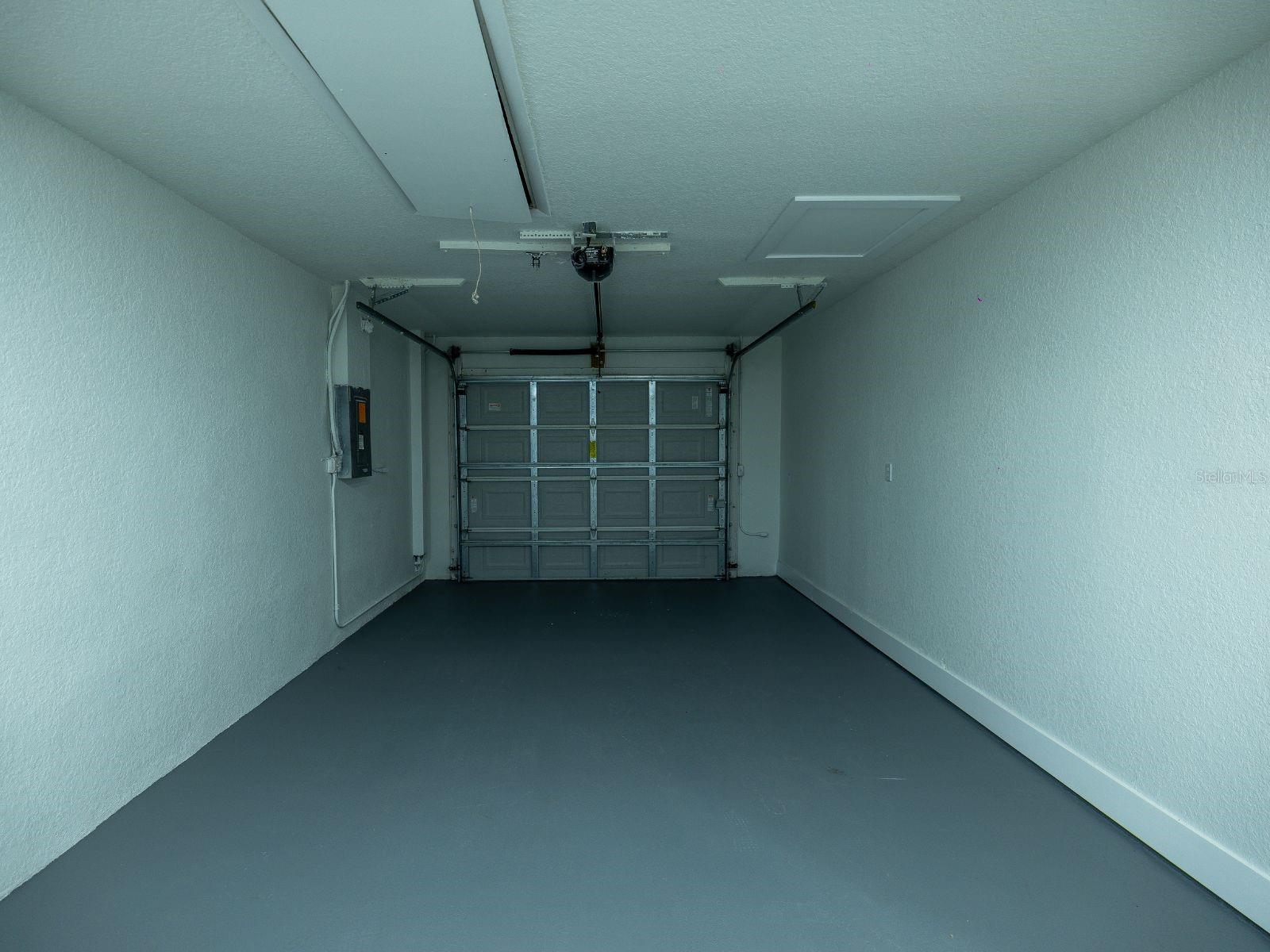 HARBOR PALMS-UNIT SIX - Residential Lease