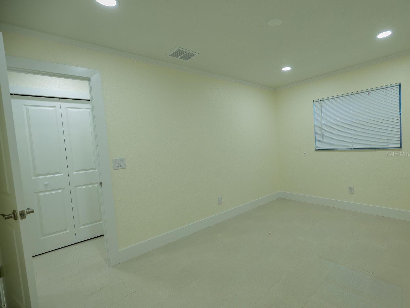 HARBOR PALMS-UNIT SIX - Residential Lease