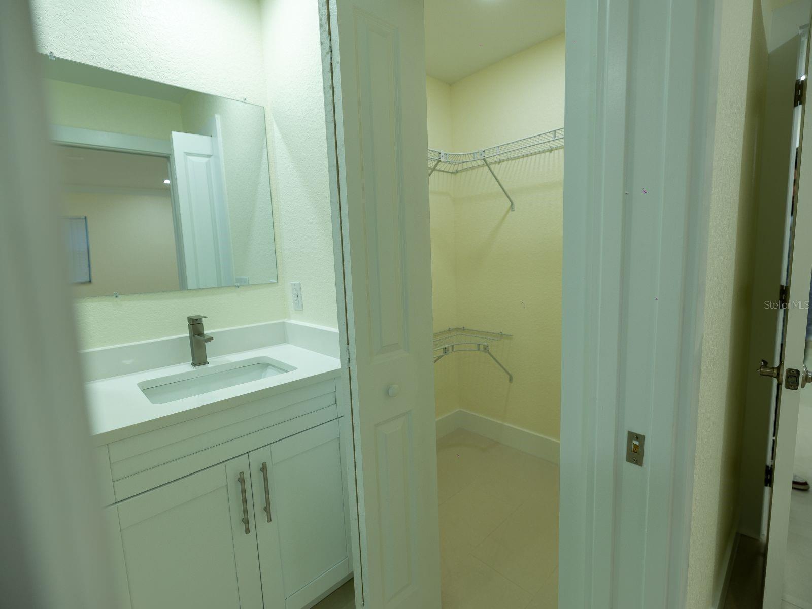 HARBOR PALMS-UNIT SIX - Residential Lease