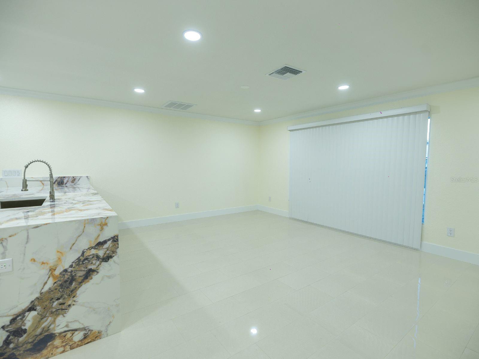 HARBOR PALMS-UNIT SIX - Residential Lease