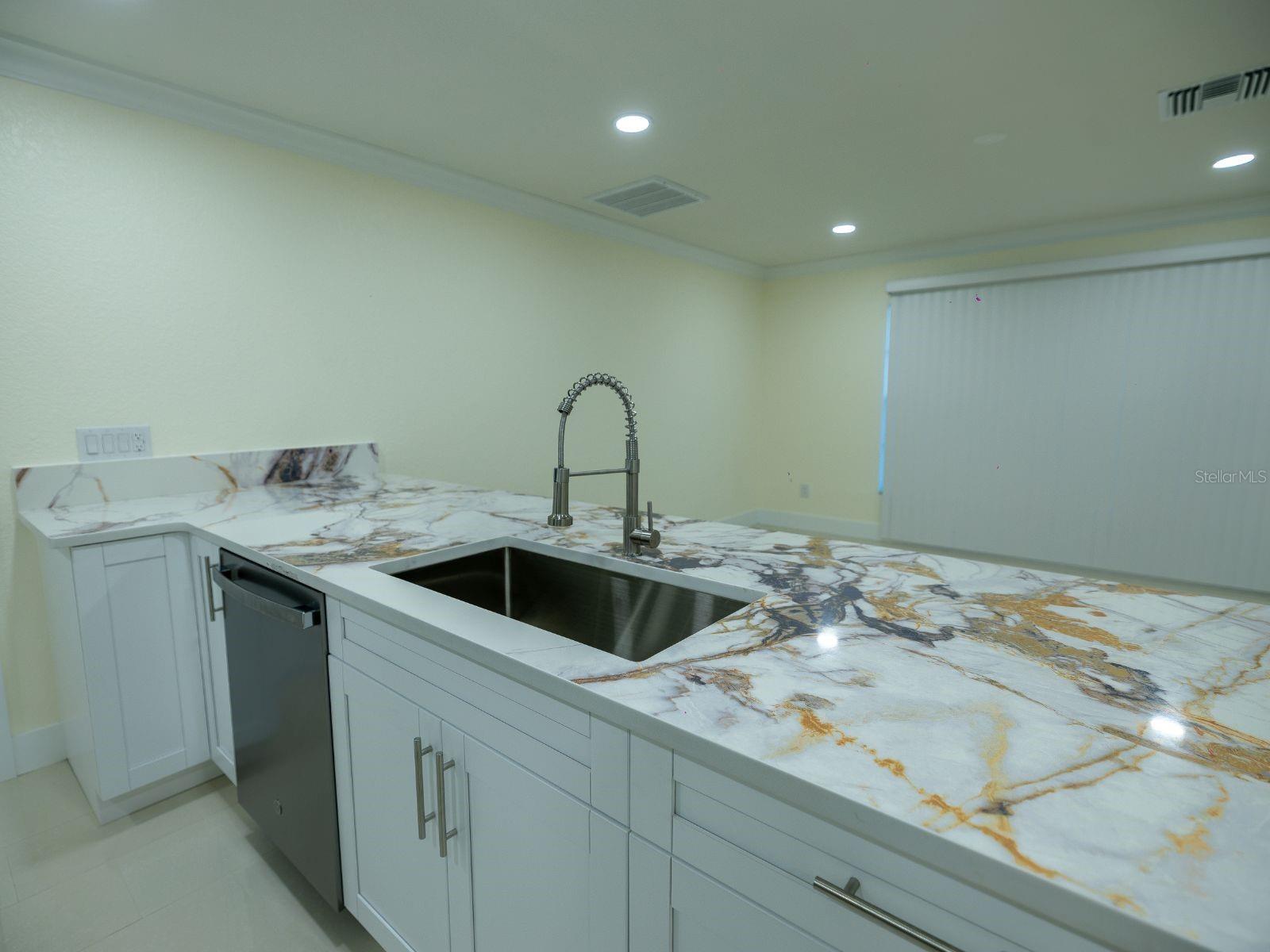 HARBOR PALMS-UNIT SIX - Residential Lease