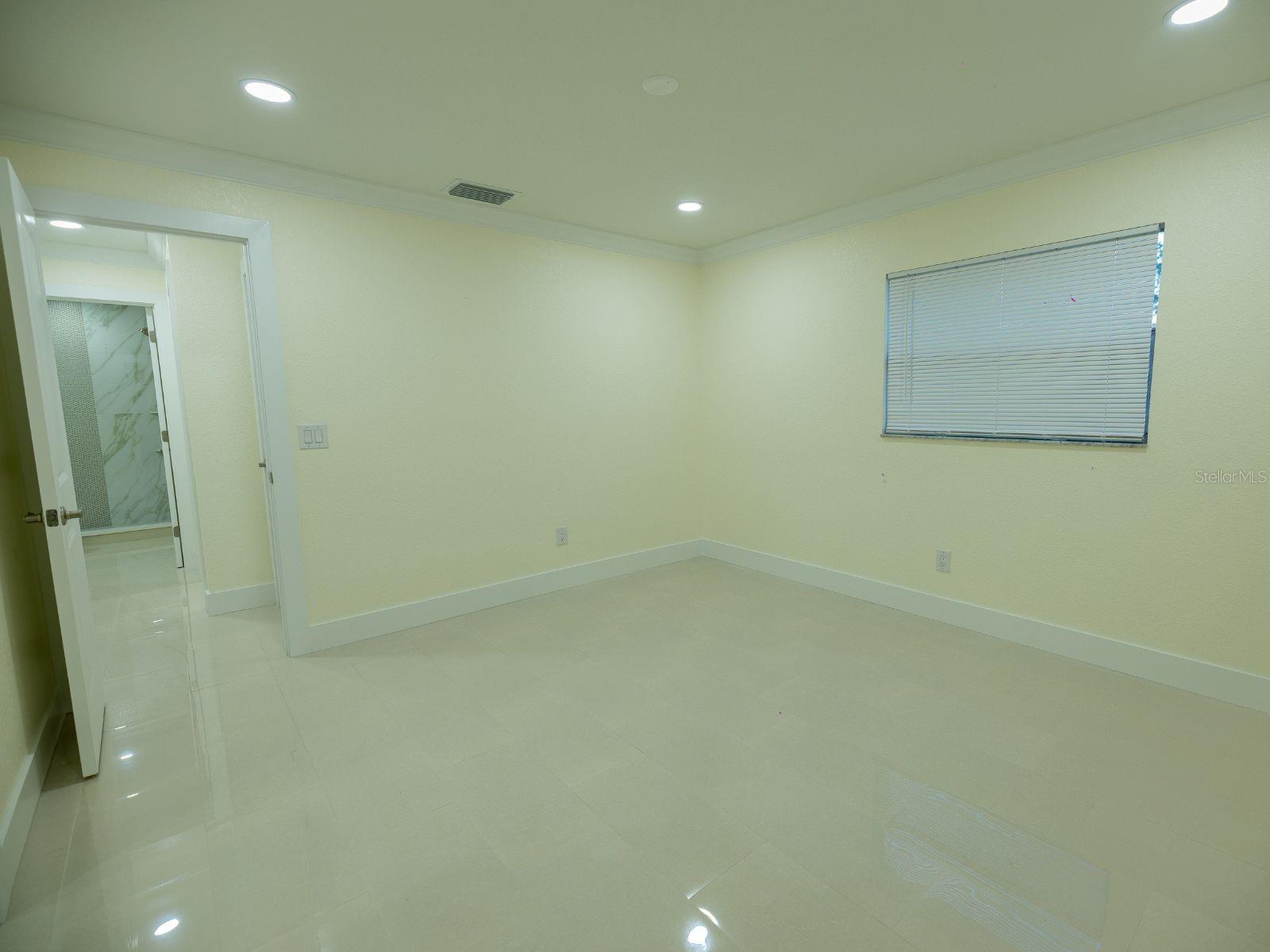 HARBOR PALMS-UNIT SIX - Residential Lease