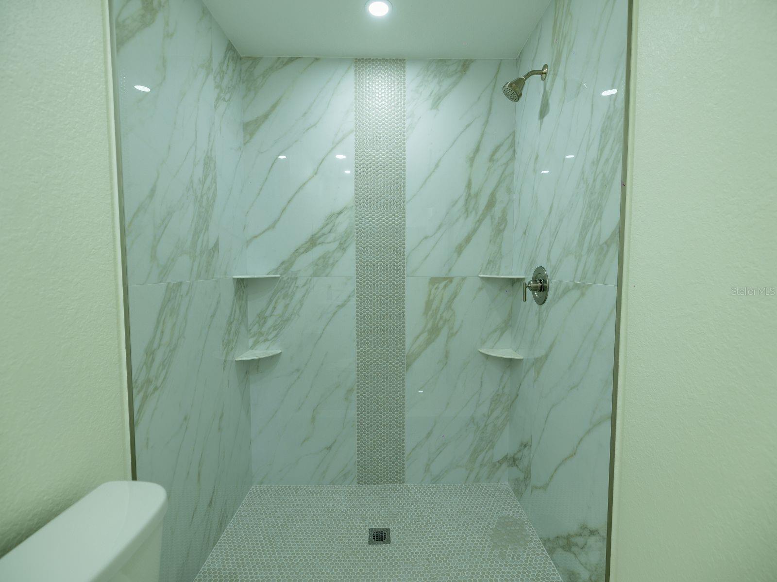 HARBOR PALMS-UNIT SIX - Residential Lease