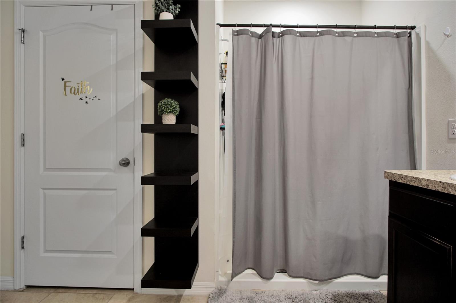 SQUIRES GROVE - Residential Lease