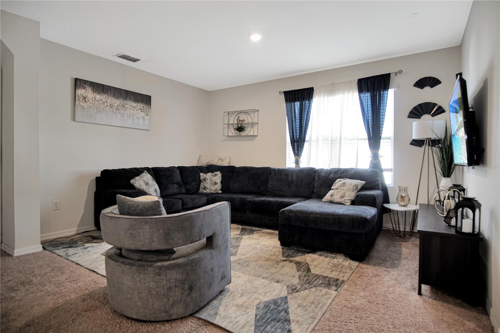 SQUIRES GROVE - Residential Lease