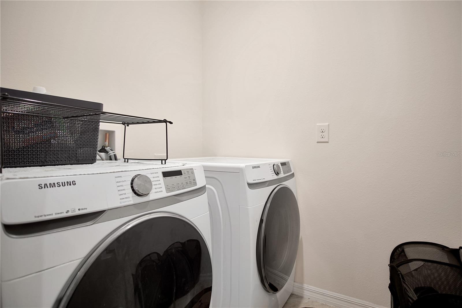 SQUIRES GROVE - Residential Lease