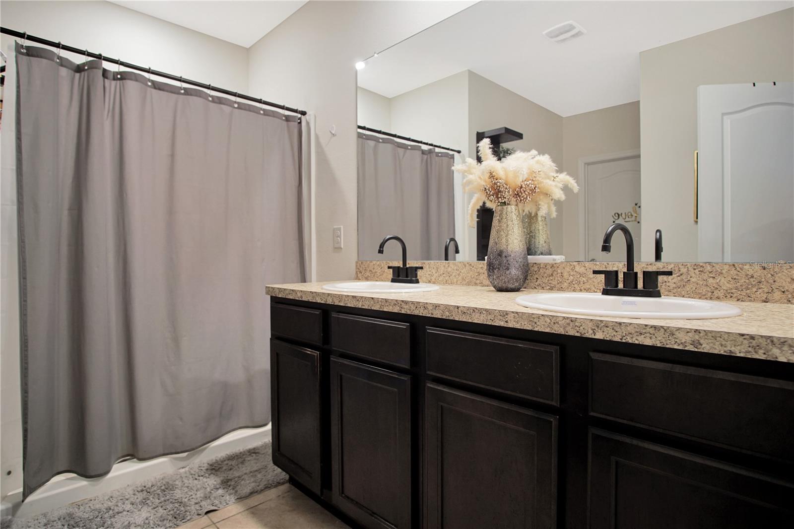 SQUIRES GROVE - Residential Lease