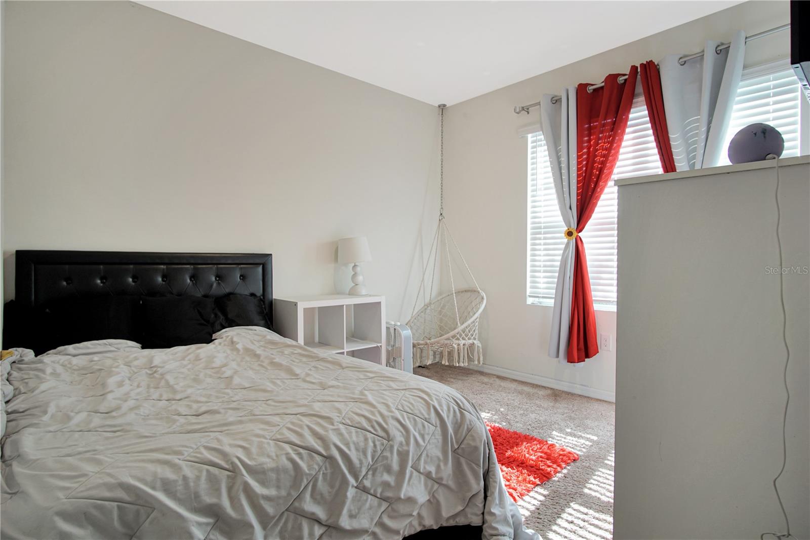 SQUIRES GROVE - Residential Lease