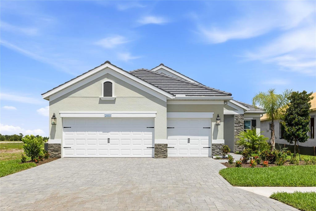 Photo of 2003 Bamboo Palm Cove, Bradenton, FL 34212 (MLS # A4696380)