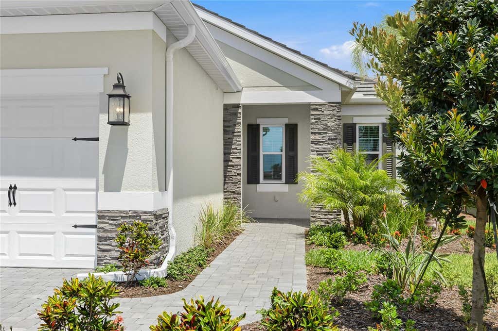 Photo of 2003 Bamboo Palm Cove, Bradenton, FL 34212 (MLS # A4696380)