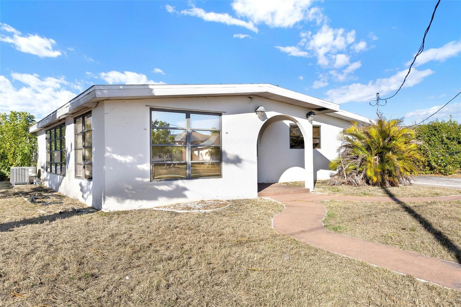 839 CONREID DRIVE NE