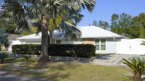 A home in APOPKA