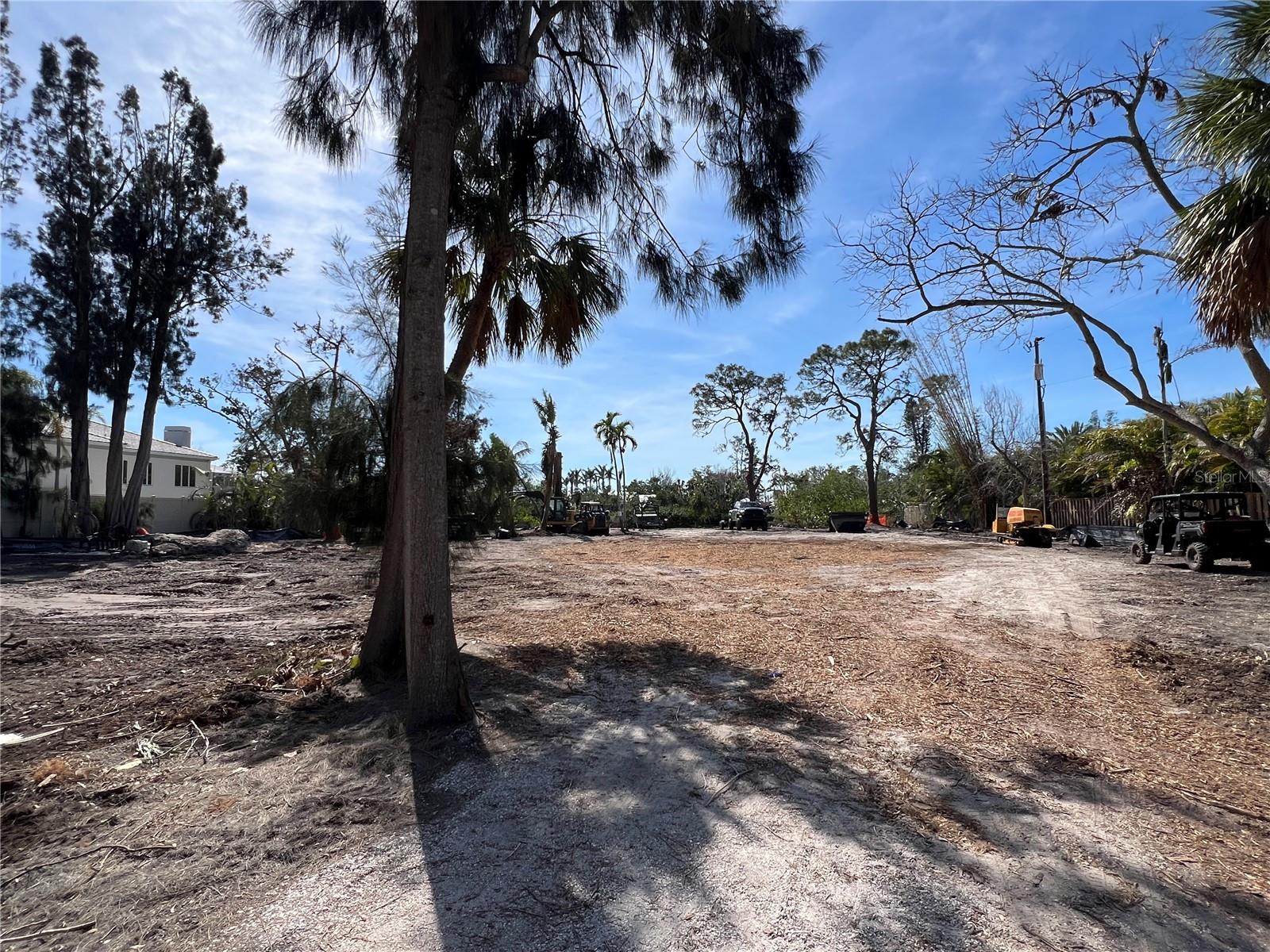 SANDERLING CLUB/SIESTA PROPERTIES INC - Land