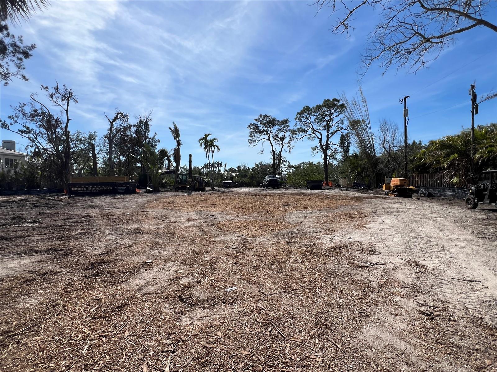 SANDERLING CLUB/SIESTA PROPERTIES INC - Land