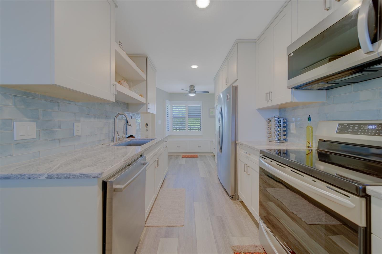 6000 PARK PLACE CONDO - Residential