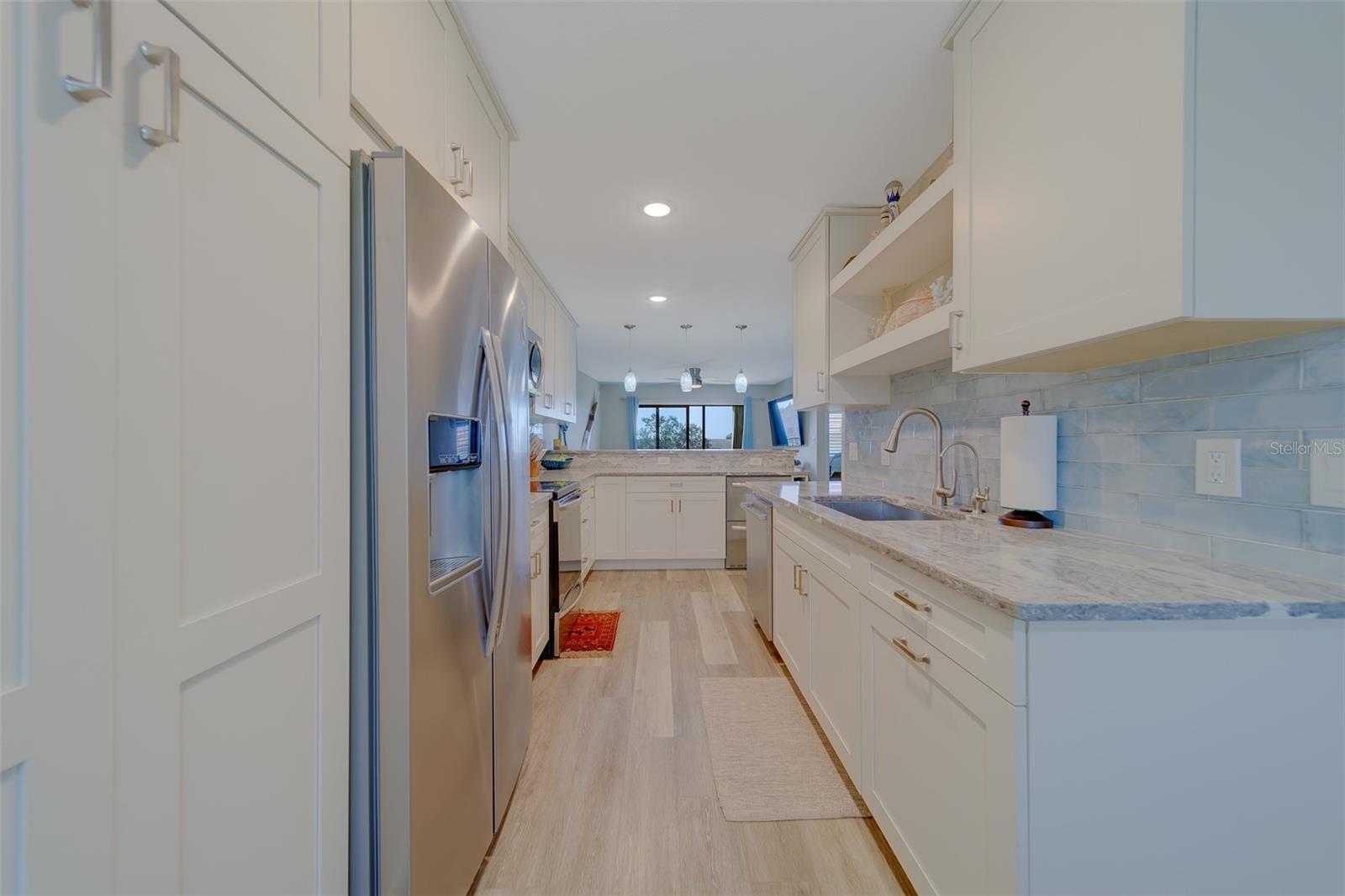 6000 PARK PLACE CONDO - Residential