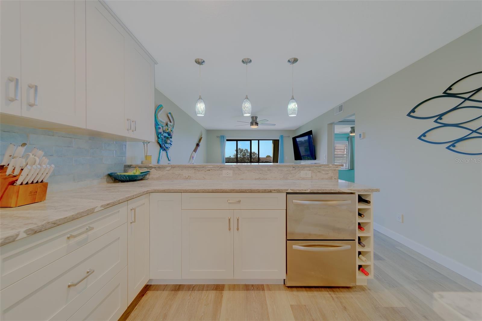 6000 PARK PLACE CONDO - Residential